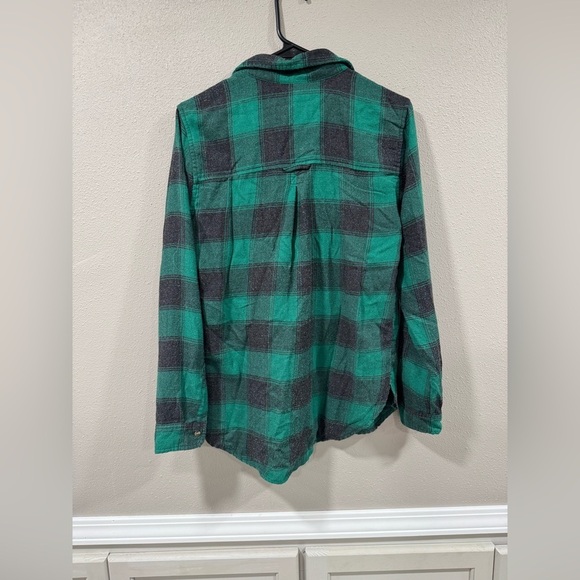 5/$25 American Eagle Flannel Boyfriend Fit - Picture 4 of 5